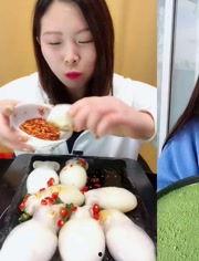 美女吃麻辣海瓜,美女挑战麻辣海瓜，舌尖上的视觉盛宴